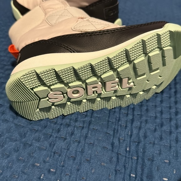 SOREL Waterproof Insulated Boot - Picture 3 of 3